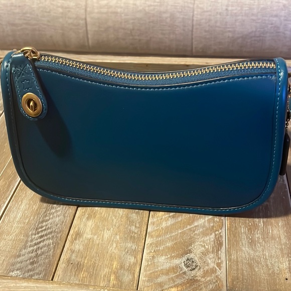 COPY - NWOT Coach Swinger 20 deep turquoise - Picture 4 of 9